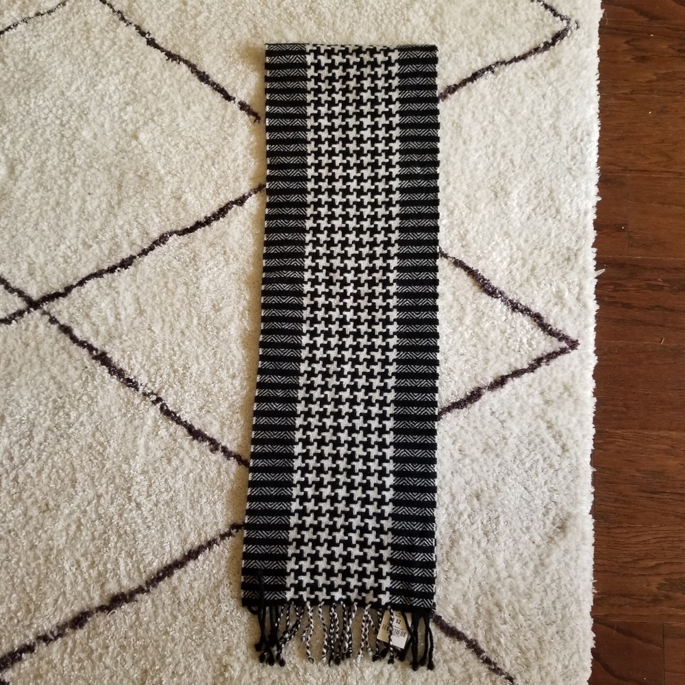 New Charter Club Black White Cashmere Scarf - Picture 3 of 4